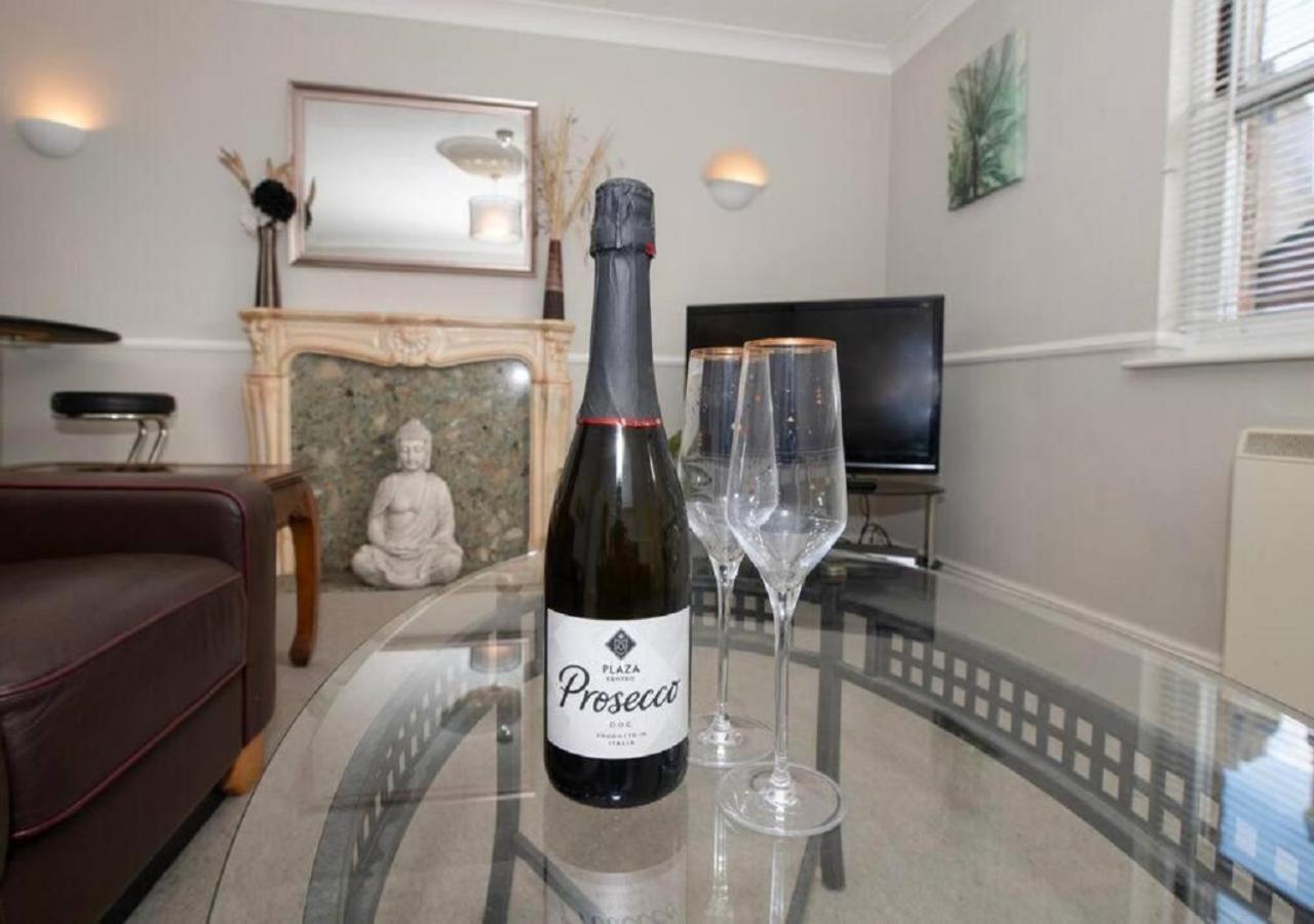 Cormorant - Beautiful 2 Bed Apartment With Sea Views Old Town 스카버러 외부 사진